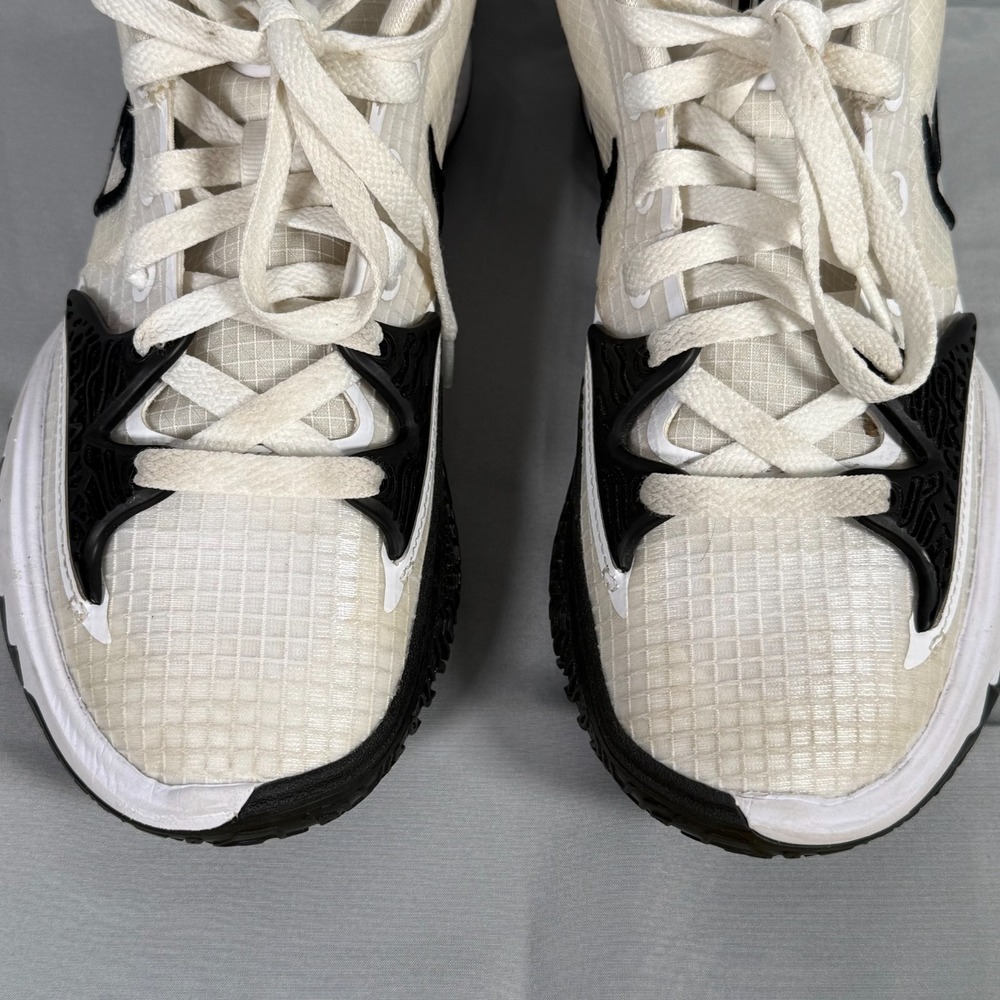 NIKE KYRIE LOW 4TB WHITE BLACK SZ 6 MENS 7.5 Women DA7803-100‎ - Picture 4 of 9